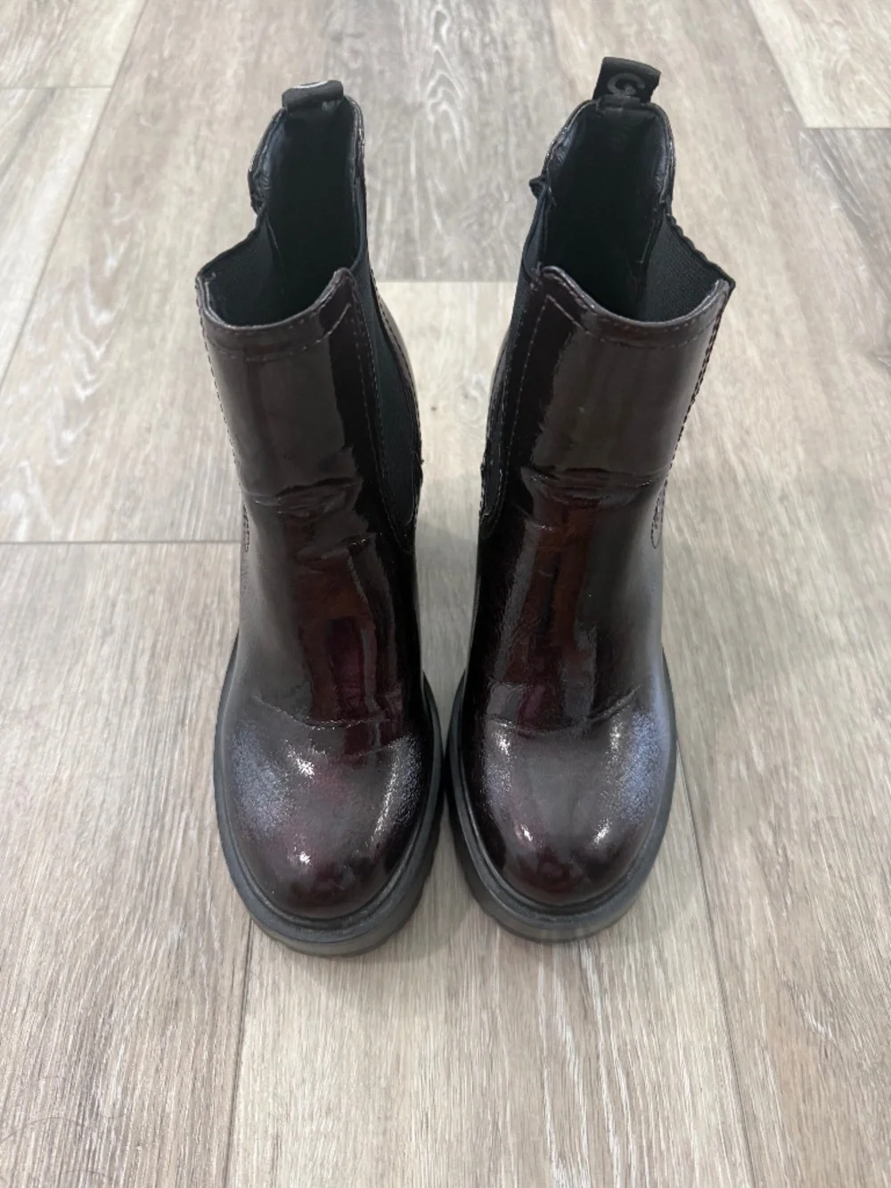 Share Women's Shoes Los Angeles GBG size 6 1/2 Good Condition Burgundy